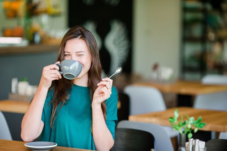 5 Drinks That Stain the Teeth
